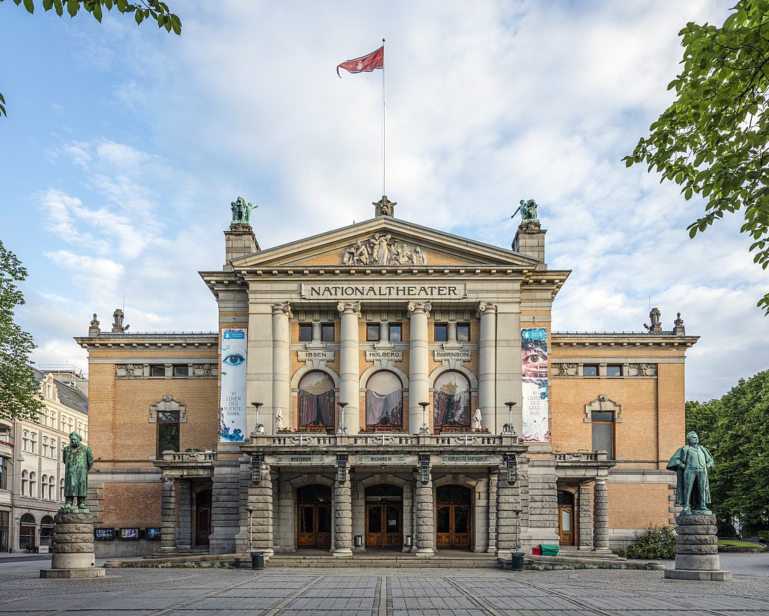1121px-NOR-2016-Oslo-National_Theatre